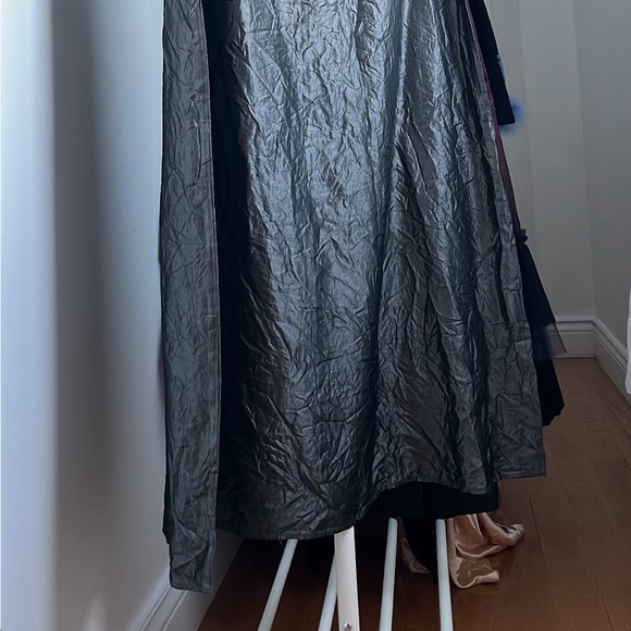 1990s taffeta crinkle shiny silver grey maxi formal skirt - Picture 3 of 3